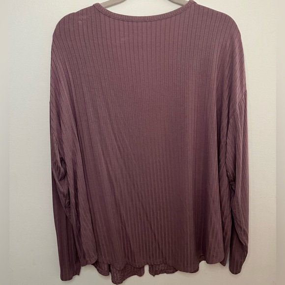 Mudd Purple Cute along Sleeve Top! Soft, Flowy and Perfect for Fall! - Picture 2 of 3